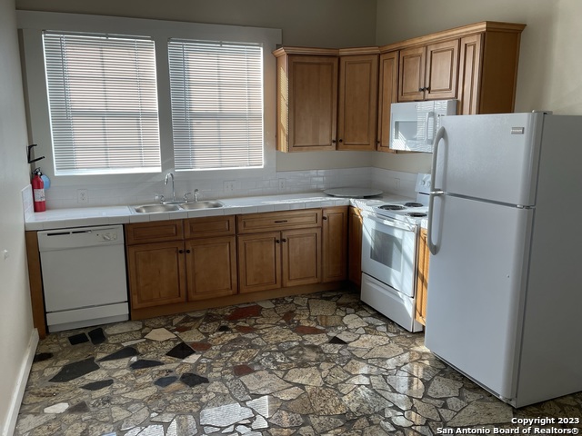 Image 8 of 14 For 102 Bailey Ave  1