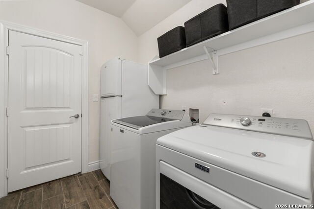 Image 28 of 60 For 3011 Bright Skies