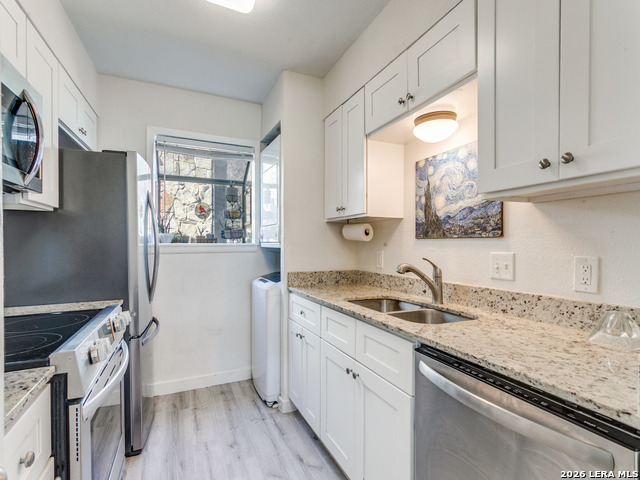 Image 10 of 25 For 3843 Barrington  139j