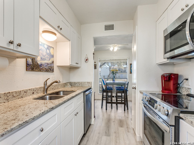 Image 12 of 25 For 3843 Barrington  139j