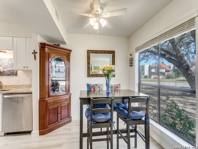 Image 14 of 25 For 3843 Barrington  139j