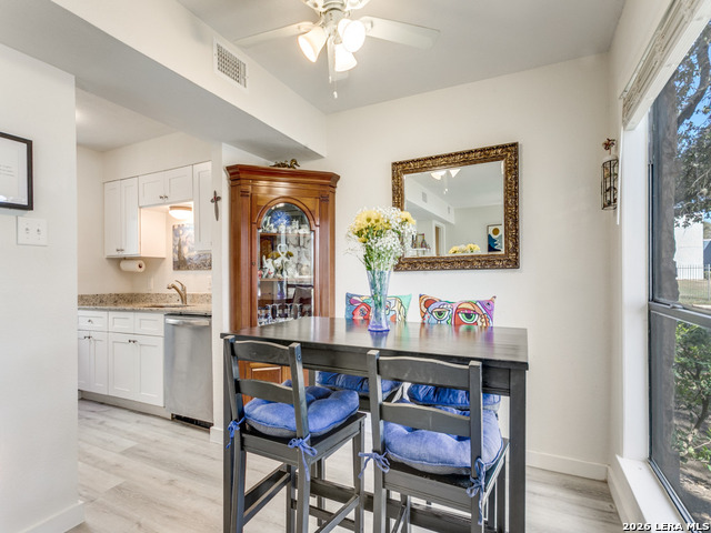 Image 15 of 25 For 3843 Barrington  139j