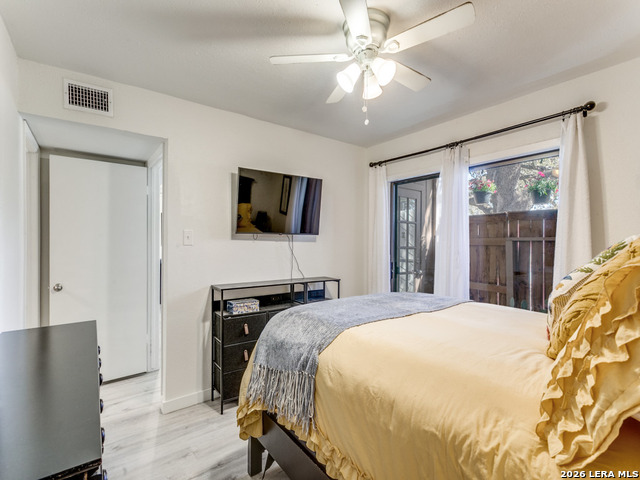 Image 17 of 25 For 3843 Barrington  139j