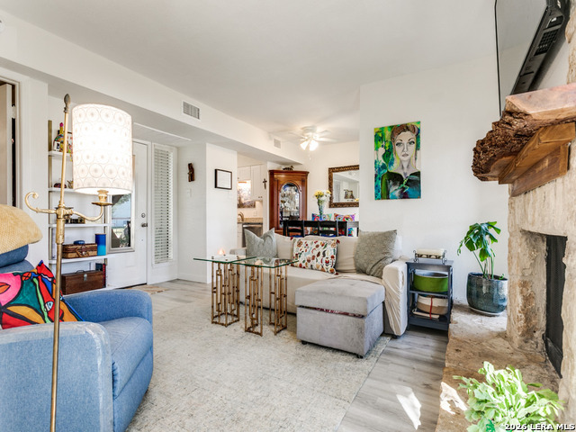 Image 5 of 25 For 3843 Barrington  139j