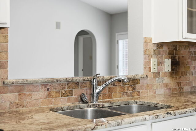 Image 13 of 30 For 6373 Parkland Oaks