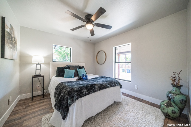 Image 23 of 43 For 159 Hackberry Avenue S