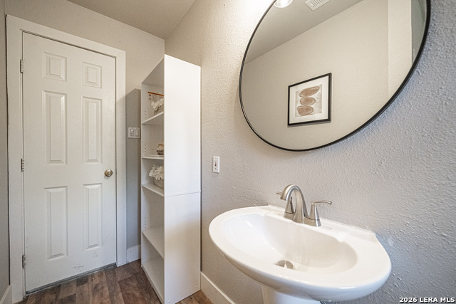 Image 27 of 43 For 159 Hackberry Avenue S