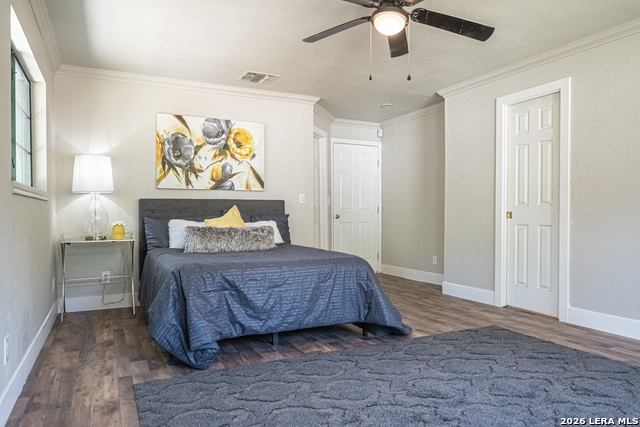 Image 31 of 43 For 159 Hackberry Avenue S