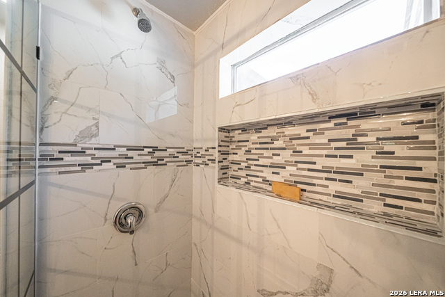 Image 35 of 43 For 159 Hackberry Avenue S