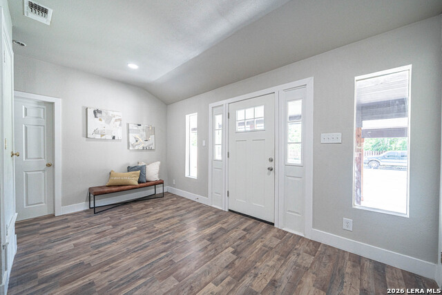 Image 8 of 43 For 159 Hackberry Avenue S