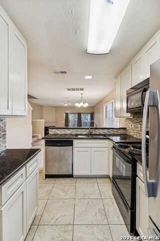 Image 21 of 29 For 11815 Vance Jackson  704