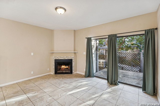 Image 22 of 29 For 11815 Vance Jackson  704