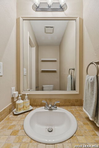 Image 25 of 29 For 11815 Vance Jackson  704