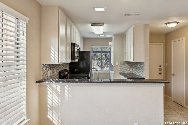 Image 5 of 29 For 11815 Vance Jackson  704