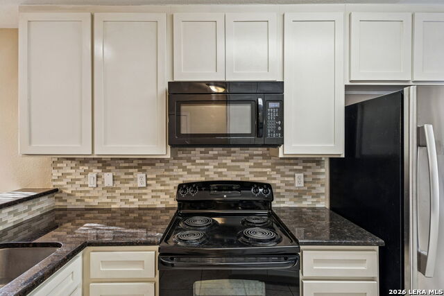 Image 7 of 29 For 11815 Vance Jackson  704