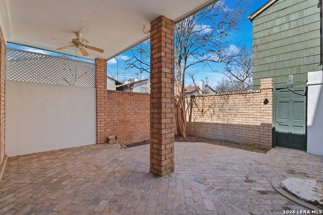 Listing photo id 24 for 3678 Hidden Dr  902