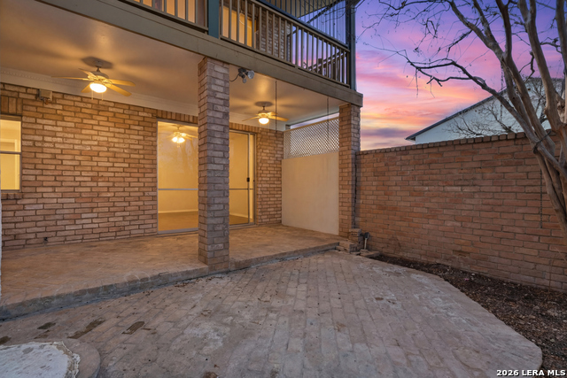 Listing photo id 26 for 3678 Hidden Dr  902