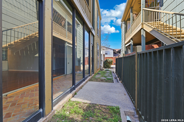 Listing photo id 28 for 3678 Hidden Dr  902