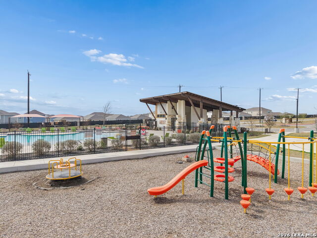 Image 35 of 40 For 5822 Lilac  