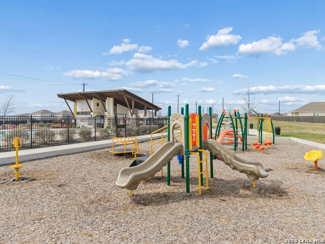 Image 36 of 40 For 5822 Lilac  