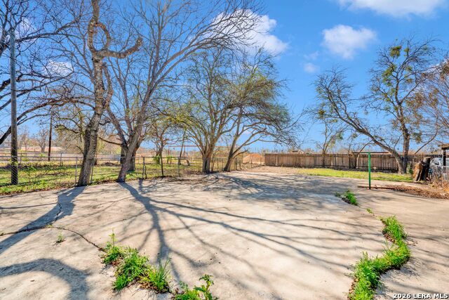 Image 17 of 17 For 120 Bank St  