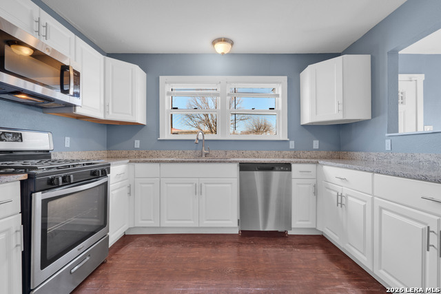 Image 6 of 17 For 120 Bank St  