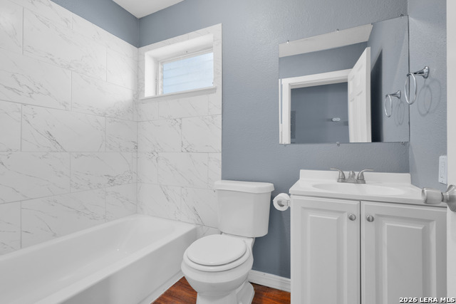 Image 8 of 17 For 120 Bank St  