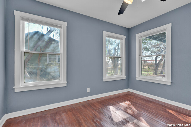 Image 9 of 17 For 120 Bank St  