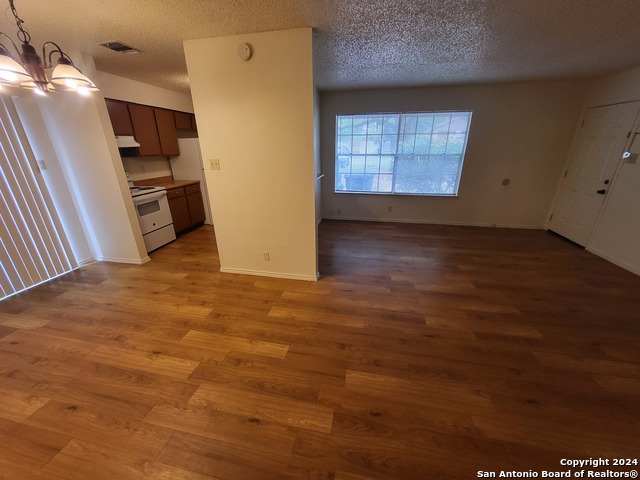 Image 4 of 10 For 12204 Ridge Crown