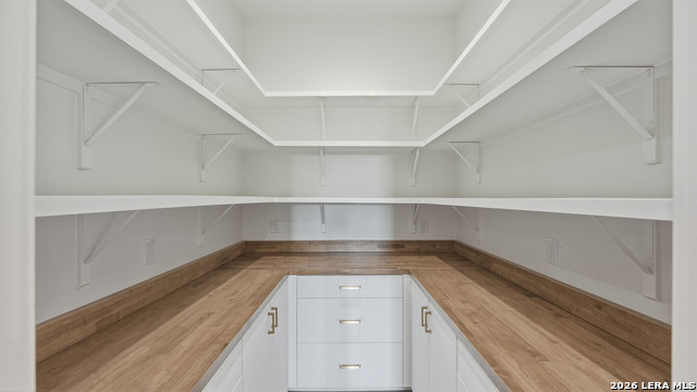 Listing photo id 9 for 111 Ashton Oak