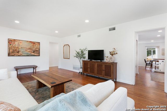 Image 7 of 34 For 534 Cosgrove St