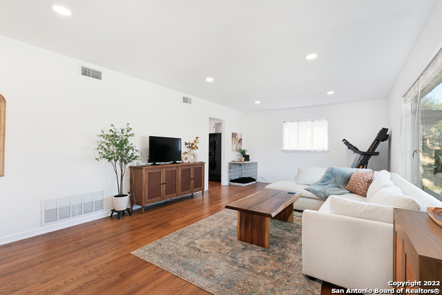 Image 8 of 34 For 534 Cosgrove St