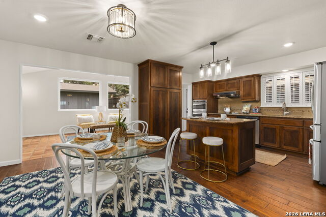 Image 13 of 50 For 2126 Lawndale Dr. E