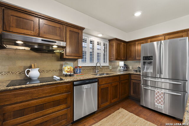 Image 14 of 50 For 2126 Lawndale Dr. E