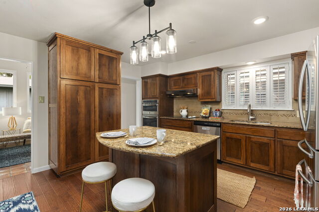 Image 16 of 50 For 2126 Lawndale Dr. E