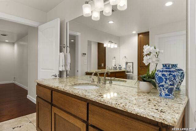 Image 25 of 50 For 2126 Lawndale Dr. E