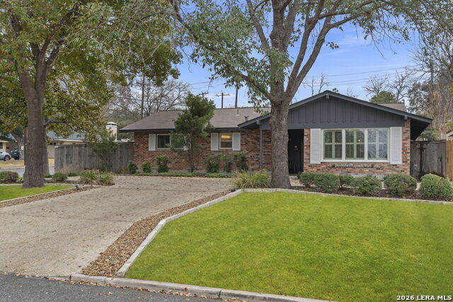 Image 3 of 50 For 2126 Lawndale Dr. E