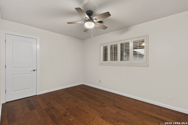 Image 30 of 50 For 2126 Lawndale Dr. E