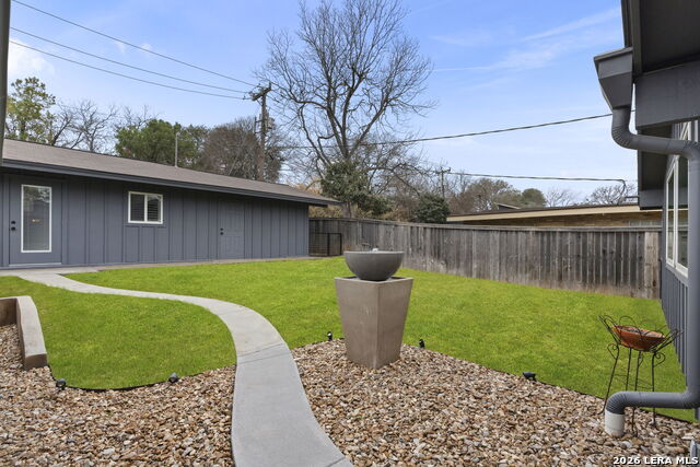 Image 36 of 50 For 2126 Lawndale Dr. E