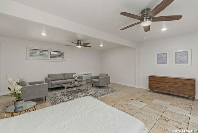 Image 40 of 50 For 2126 Lawndale Dr. E