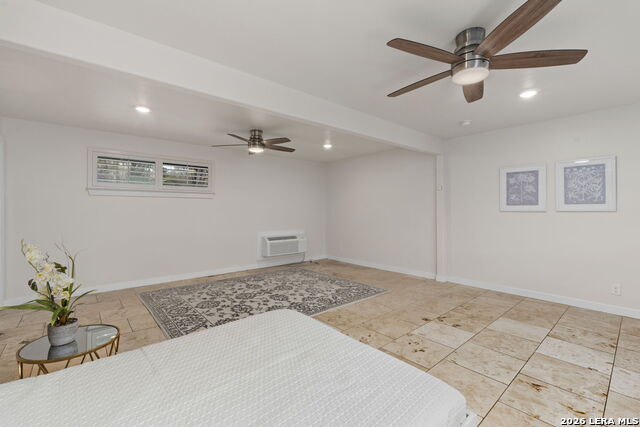 Image 41 of 50 For 2126 Lawndale Dr. E