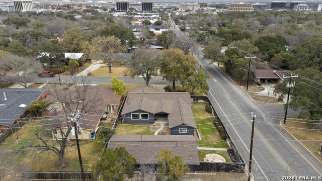 Image 45 of 50 For 2126 Lawndale Dr. E