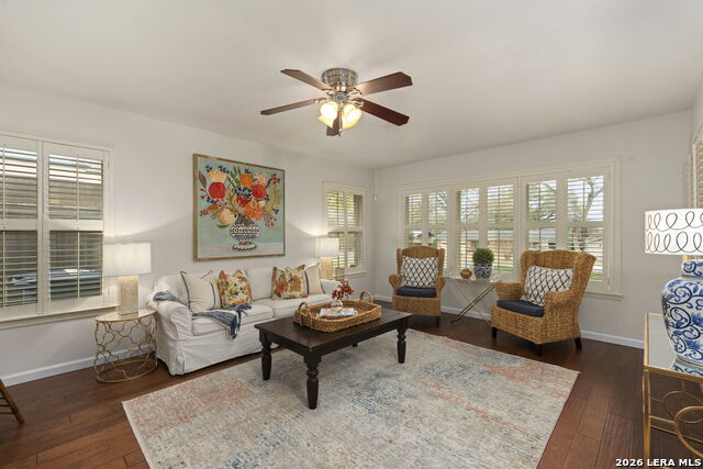 Image 7 of 50 For 2126 Lawndale Dr. E