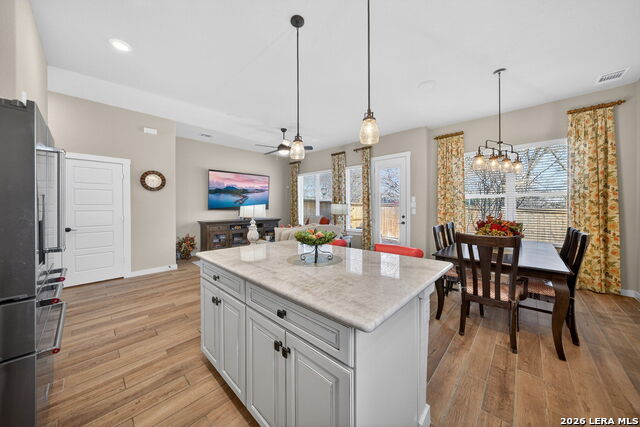 Image 13 of 37 For 5843 Whitby #11