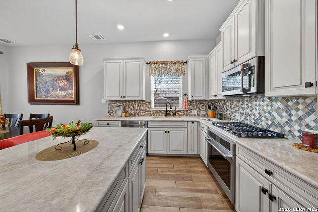 Image 14 of 37 For 5843 Whitby #11