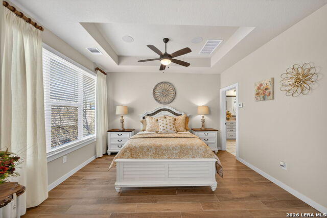 Image 21 of 37 For 5843 Whitby #11