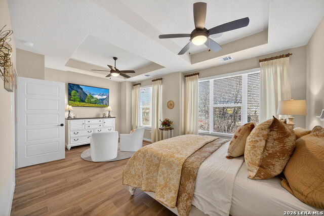 Image 22 of 37 For 5843 Whitby #11