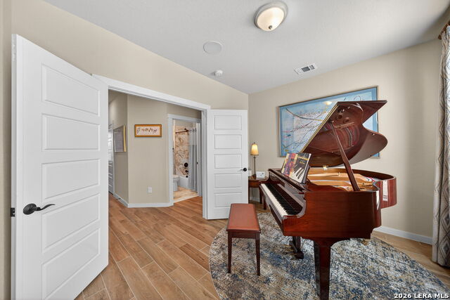 Image 27 of 37 For 5843 Whitby #11