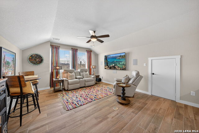 Image 30 of 37 For 5843 Whitby #11