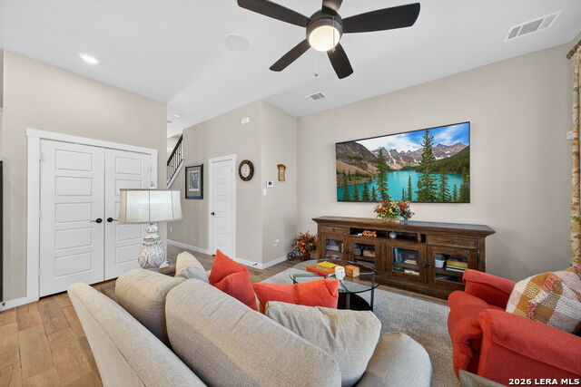 Image 5 of 37 For 5843 Whitby #11